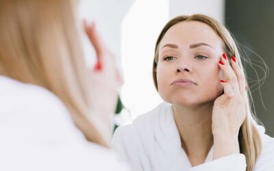 ¿Cómo combatir los brotes de acné?